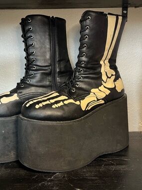 Skeleton platform boots